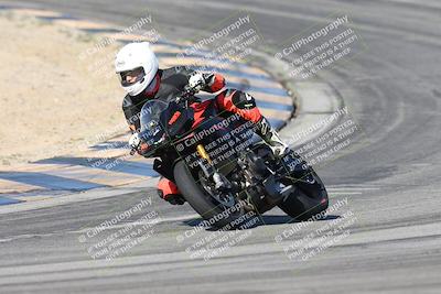 media/Dec-01-2025-Moto Forza (Mon) [[2daa91e15f]]/2-Intermediate Group/Session 2 (Turns 9 and 10)/